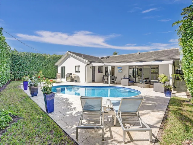 2606 N Riverside Dr, Pompano Beach FL 33062