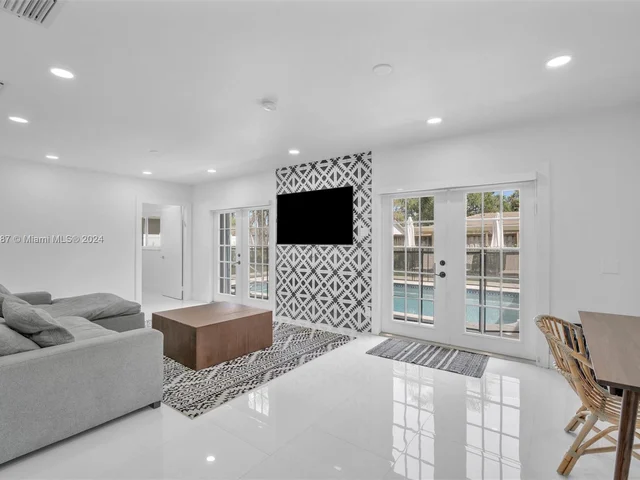 3721 N 54th Ave, Hollywood FL 33021