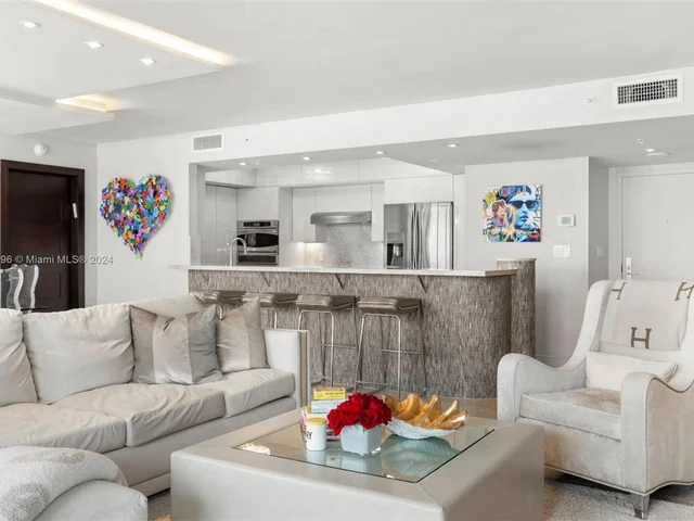 1900 Sunset Harbour Dr, Miami Beach FL 33139