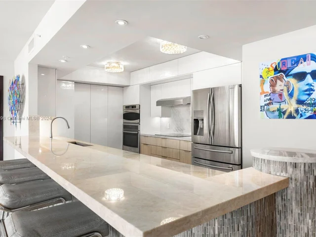 1900 Sunset Harbour Dr, Miami Beach FL 33139