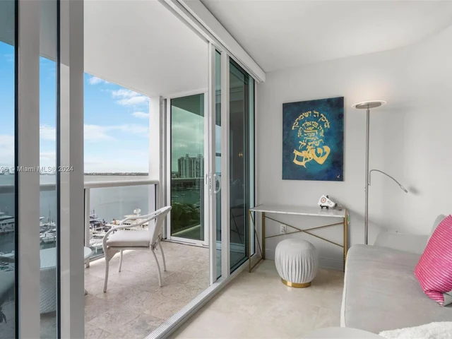 1900 Sunset Harbour Dr, Miami Beach FL 33139