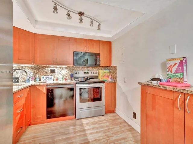 100 Golden Isles Dr # 114, Hallandale Beach FL 33009