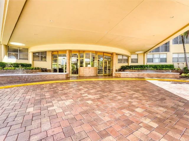 100 Golden Isles Dr # 114, Hallandale Beach FL 33009