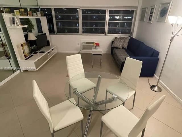 220 Kings Point Dr # 105, Sunny Isles Beach FL 33160