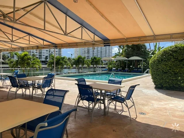 220 Kings Point Dr # 105, Sunny Isles Beach FL 33160