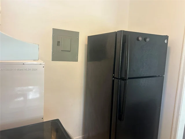 430 76th St # 4, Miami Beach FL 33141