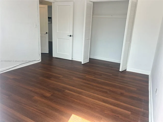 430 76th St # 4, Miami Beach FL 33141