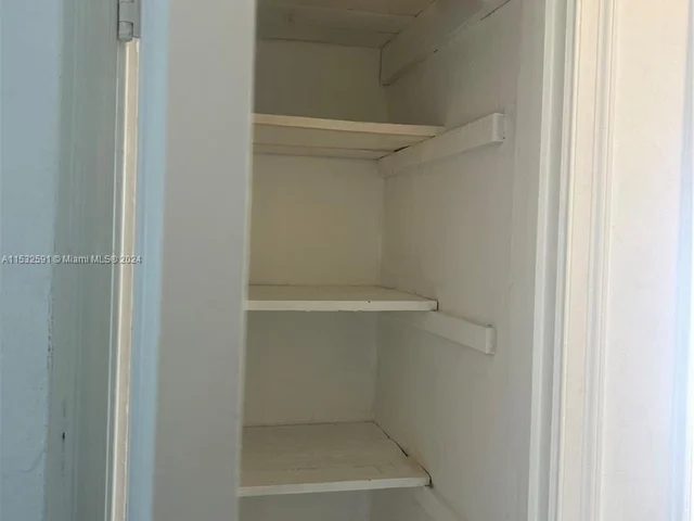 430 76th St # 4, Miami Beach FL 33141