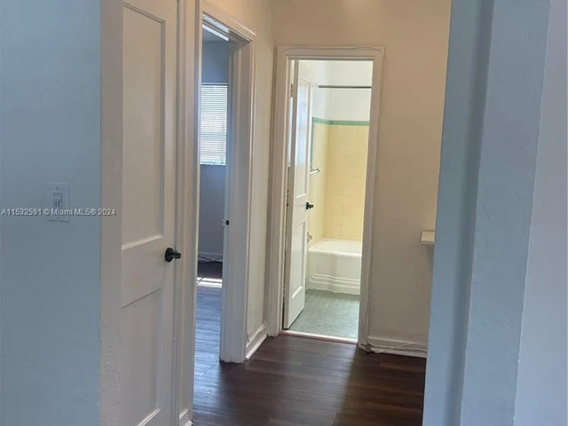 430 76th St # 4, Miami Beach FL 33141