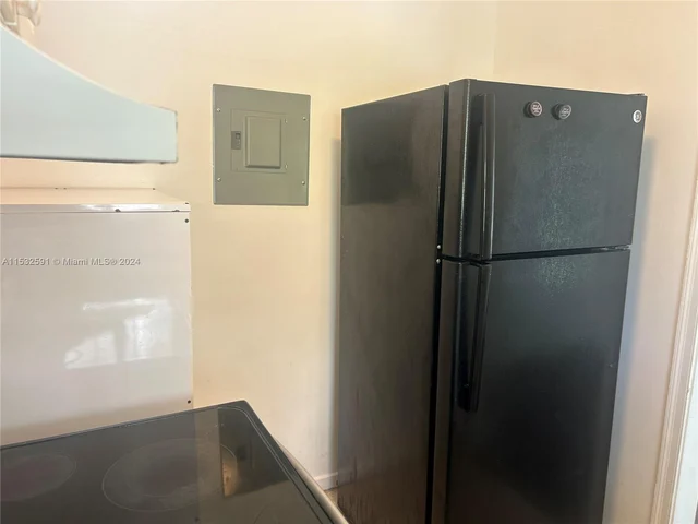 430 76th St # 4, Miami Beach FL 33141