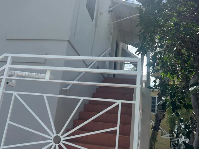 430 76th St # 4, Miami Beach FL 33141