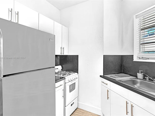 3920 Garden Ave # 17, Miami Beach FL 33140