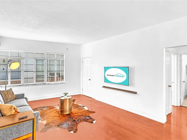 3920 Garden Ave # 17, Miami Beach FL 33140