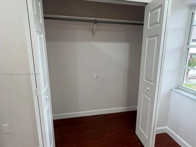 9548 SW 154th Pl, Miami FL 33196