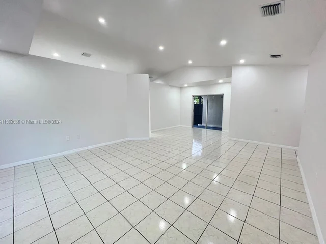 9548 SW 154th Pl, Miami FL 33196