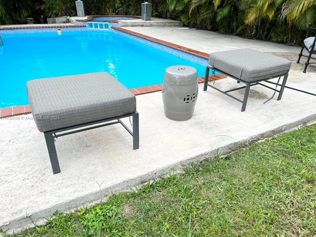 9548 SW 154th Pl, Miami FL 33196