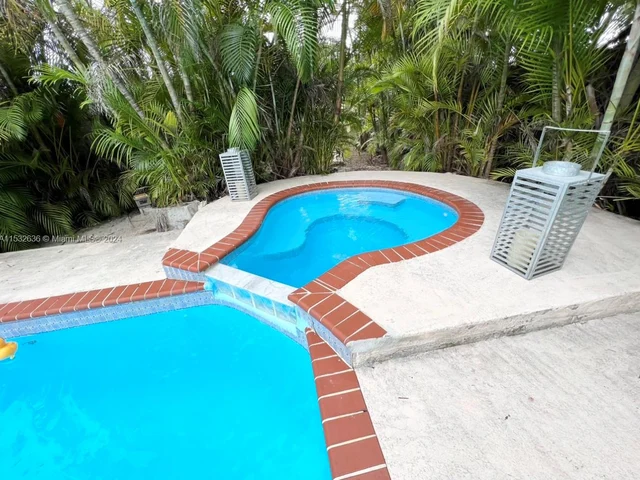 9548 SW 154th Pl, Miami FL 33196