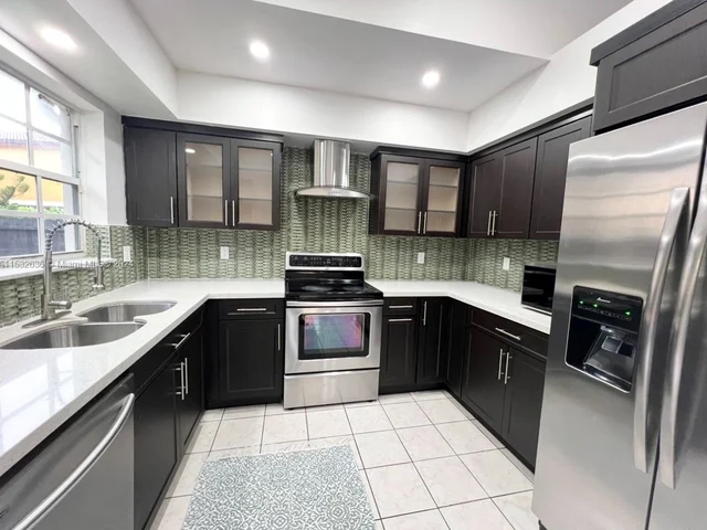 9548 SW 154th Pl, Miami FL 33196