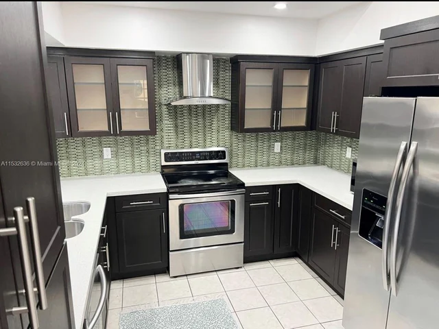 9548 SW 154th Pl, Miami FL 33196