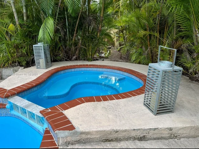 9548 SW 154th Pl, Miami FL 33196