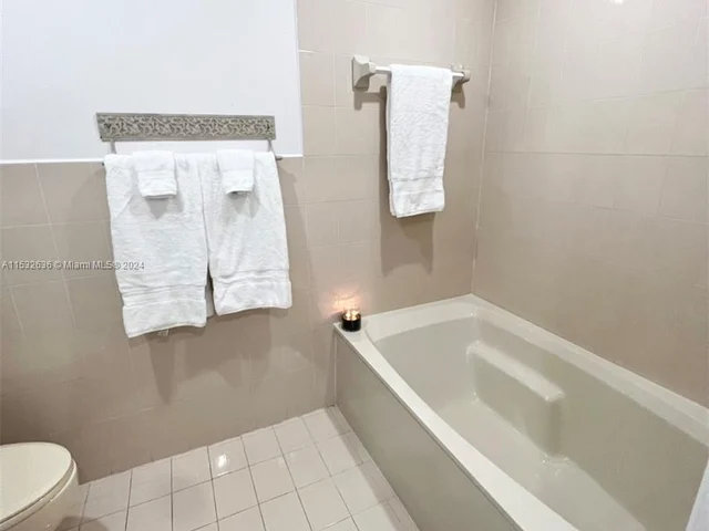 9548 SW 154th Pl, Miami FL 33196