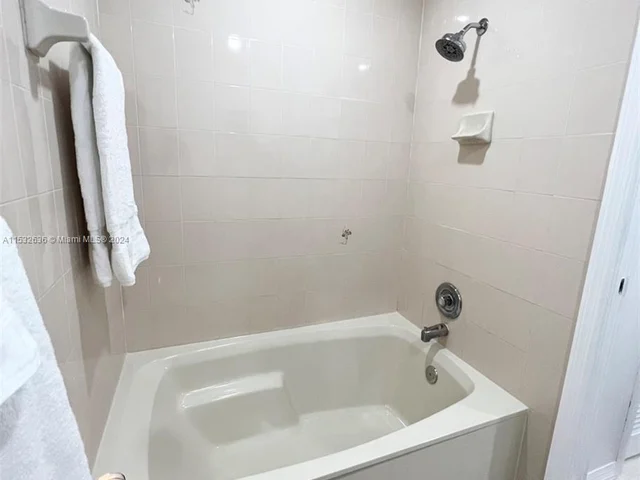 9548 SW 154th Pl, Miami FL 33196