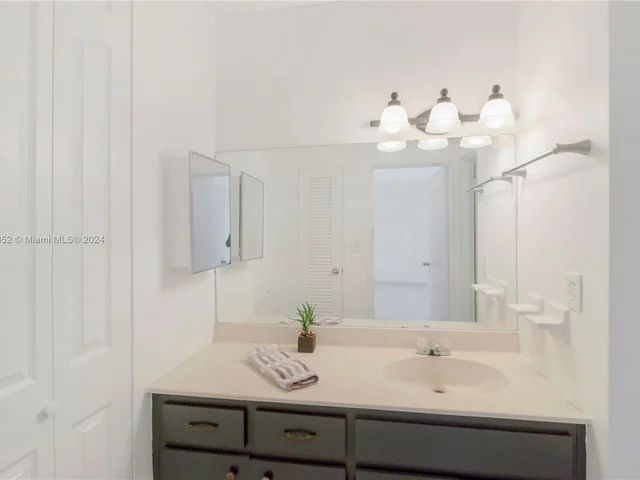 800 West Ave # 705, Miami Beach FL 33139