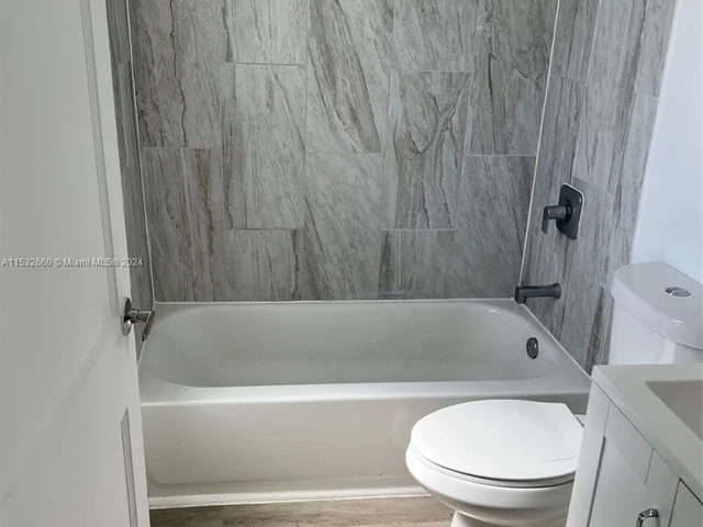 1552 SW 2nd St # 10, Miami FL 33135