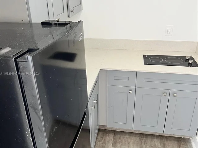 1552 SW 2nd St # 10, Miami FL 33135