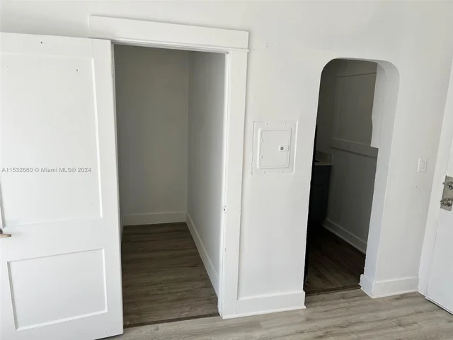 1552 SW 2nd St # 10, Miami FL 33135