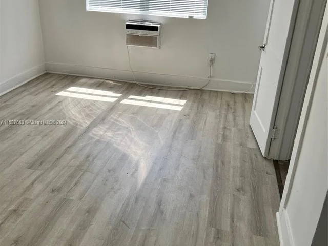 1552 SW 2nd St # 10, Miami FL 33135