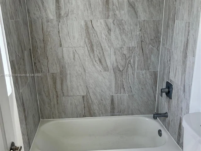 1552 SW 2nd St # 10, Miami FL 33135