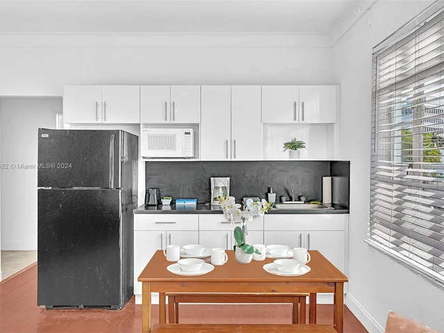 3920 Garden Ave # 18, Miami Beach FL 33140