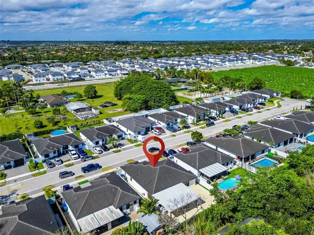 21545 SW 125th Psge, Miami FL 33177