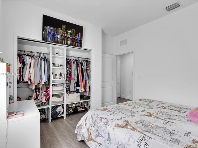 21545 SW 125th Psge, Miami FL 33177