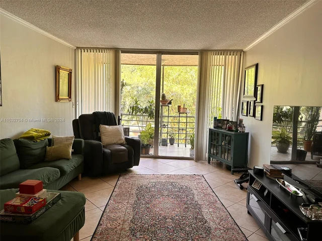 9410 Live Oak Pl # 305, Davie FL 33324