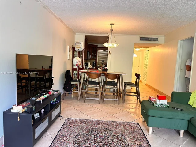 9410 Live Oak Pl # 305, Davie FL 33324