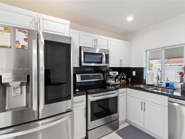 17330 SW 108th Ave, Miami FL 33157