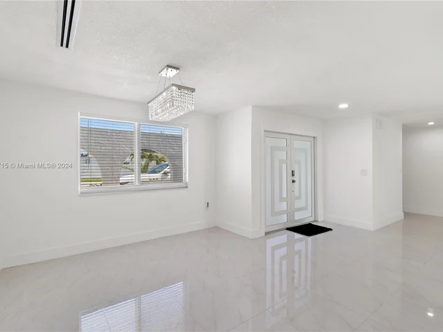 17330 SW 108th Ave, Miami FL 33157