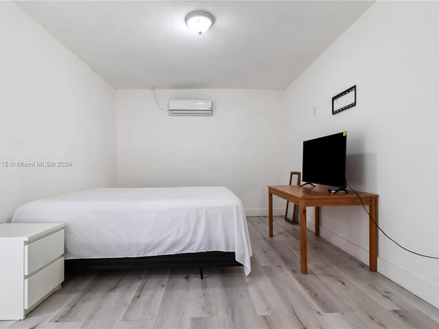 17330 SW 108th Ave, Miami FL 33157