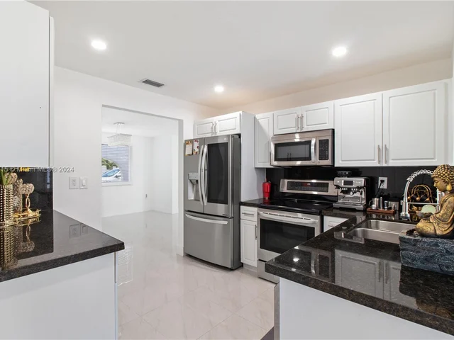 17330 SW 108th Ave, Miami FL 33157