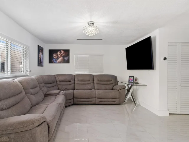 17330 SW 108th Ave, Miami FL 33157