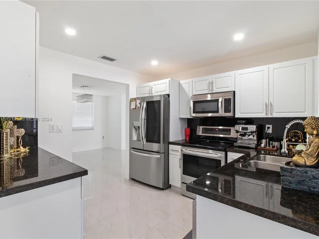 17330 SW 108th Ave, Miami FL 33157