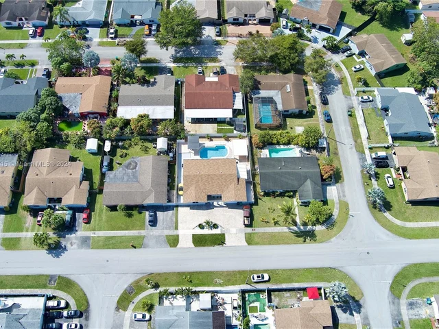 17330 SW 108th Ave, Miami FL 33157