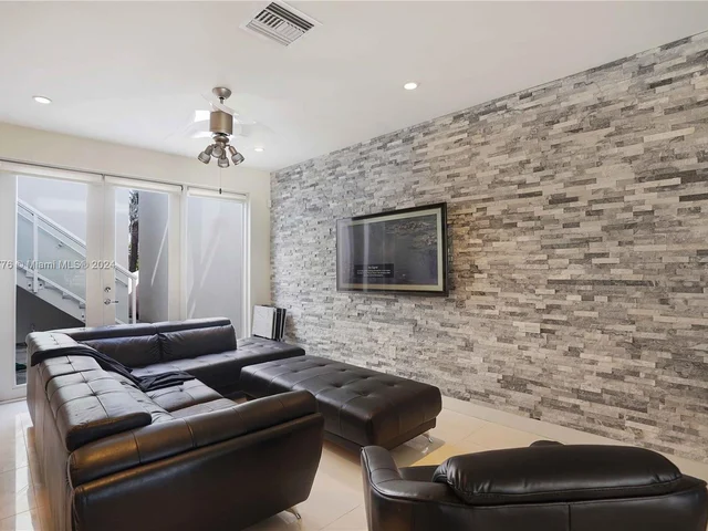 10418 NW 63rd Ter # 10418, Doral FL 33178