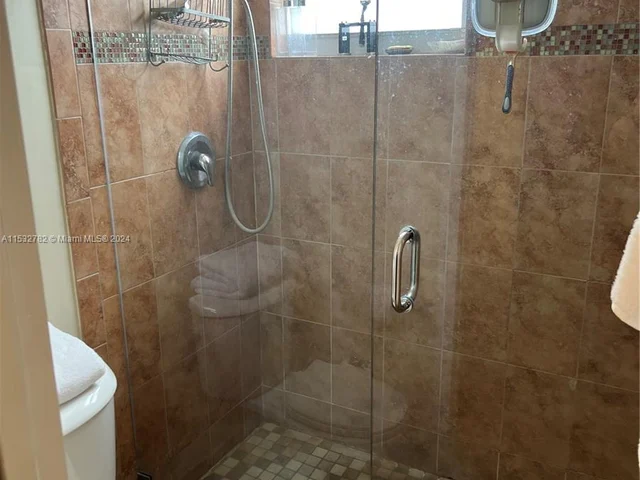 3770 NE 171st St # 401, North Miami Beach FL 33160