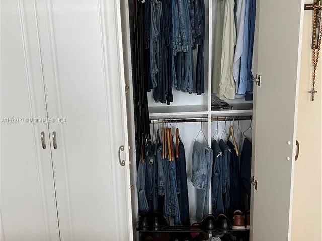 3770 NE 171st St # 401, North Miami Beach FL 33160