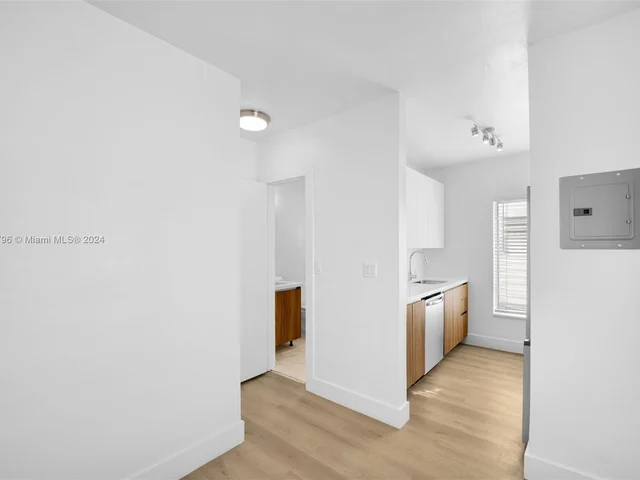 1044 Pennsylvania Ave # 17, Miami Beach FL 33139