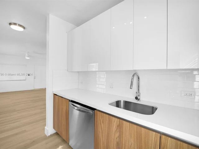 1044 Pennsylvania Ave # 17, Miami Beach FL 33139