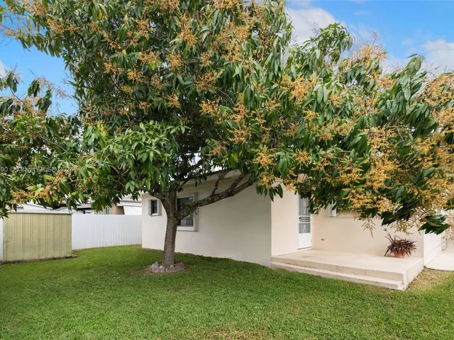 3520 SW 87th Ave, Miami FL 33165